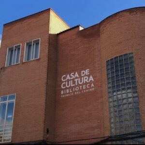 Casa de cultura - biblioteca de Trobajo del Camino